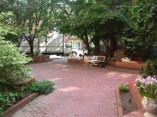 Building Photo - 151 Beacon St