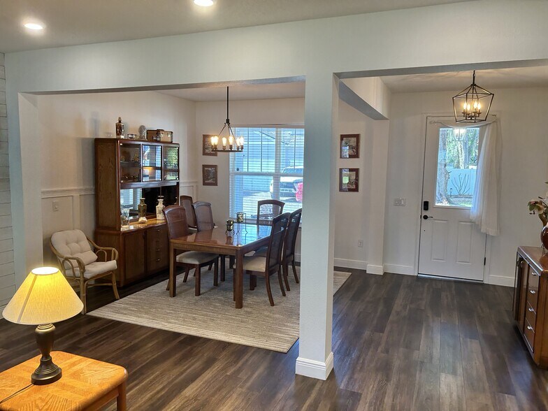 Building Photo - 223 Emmy Cv