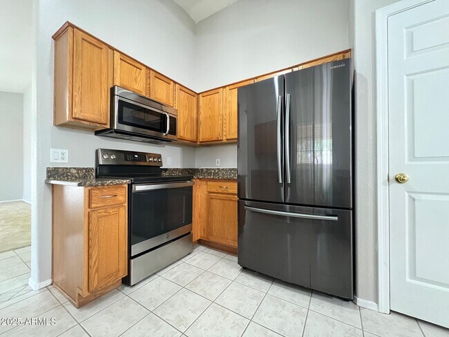 Building Photo - 10419 N 58th Dr