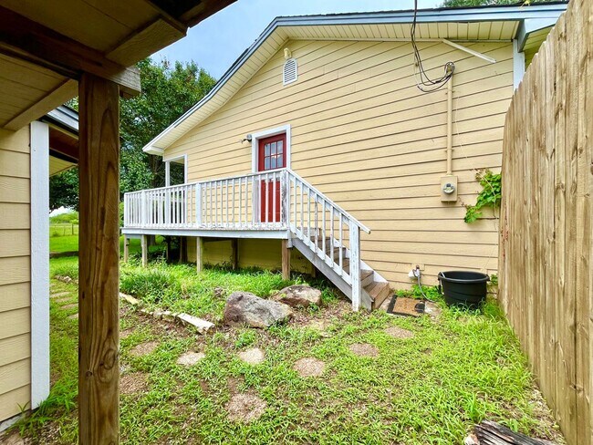 Building Photo - 3682 Farm to Market 344 E