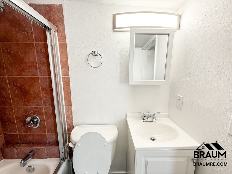 Building Photo - 1537 Franklin St