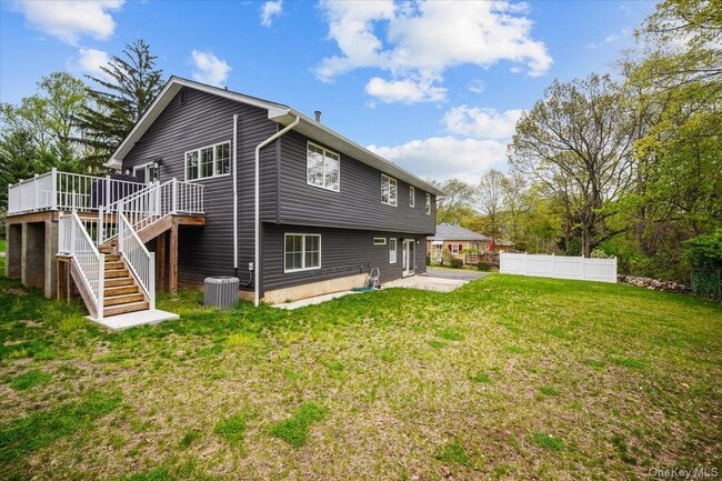 Building Photo - 10 Sandhage Dr