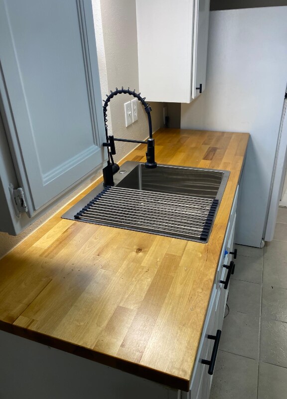 Building Photo - 904 Tulane St