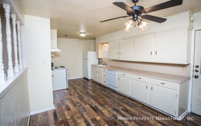 Building Photo - 2113 S Loop 289