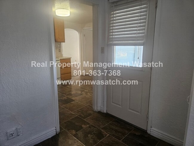 Building Photo - 297 Marvista Ln