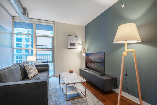 Building Photo - 1100 First St SE