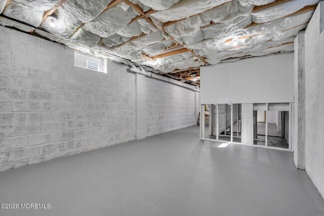 Building Photo - 2334 Adams Ave