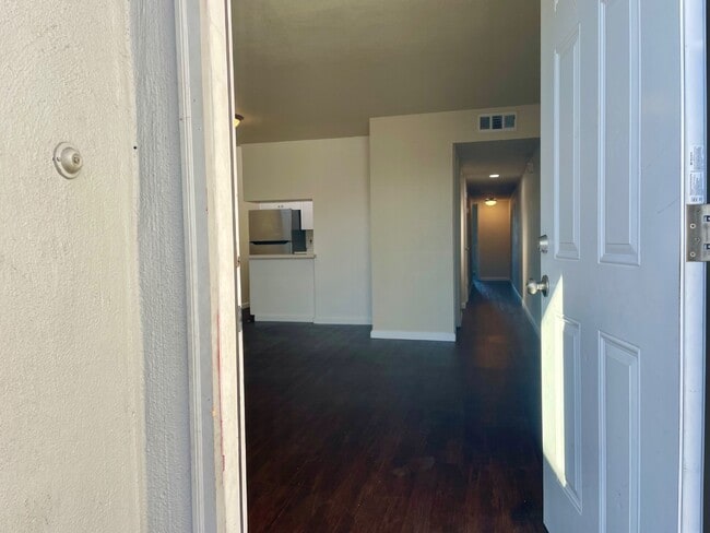 Building Photo - 175 W Alameda St