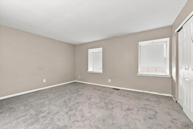Building Photo - 701 Renner Rd