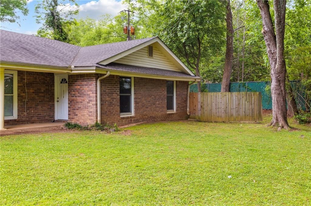 Building Photo - 834 Wilson Cir SW