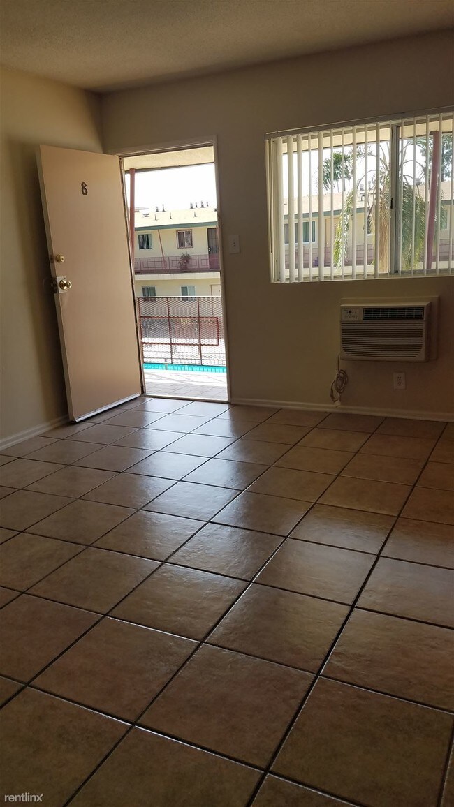 Building Photo - 1 br, 1 bath  - Regency Montclair