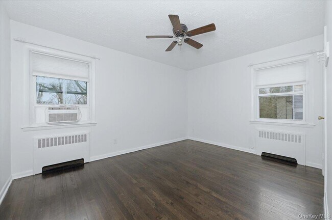 Building Photo - 98 Nassau Rd