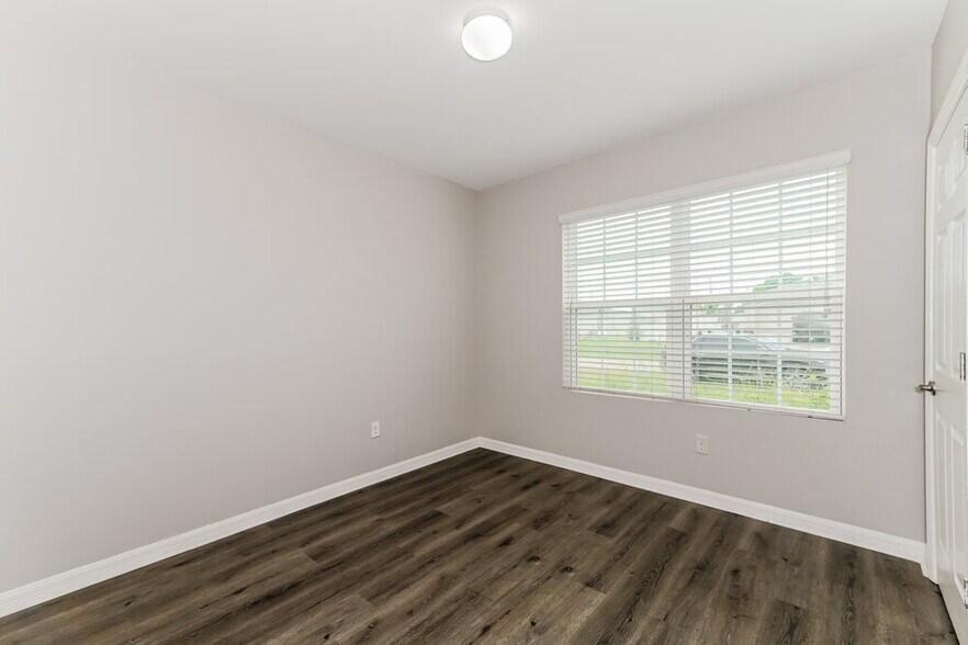 Building Photo - 25 SW 19th Terrace