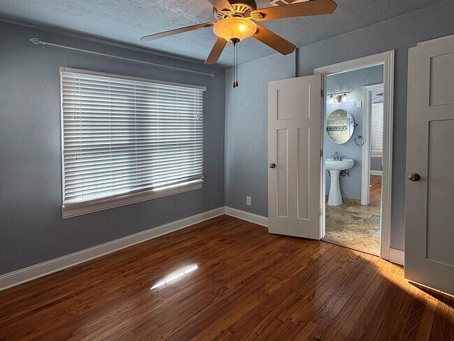 Building Photo - 531 NW 48th St