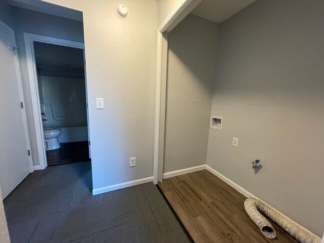 Building Photo - 356 Stone Creek Dr