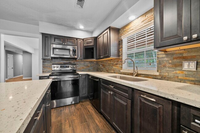 Building Photo - 10519 Fawnview Dr