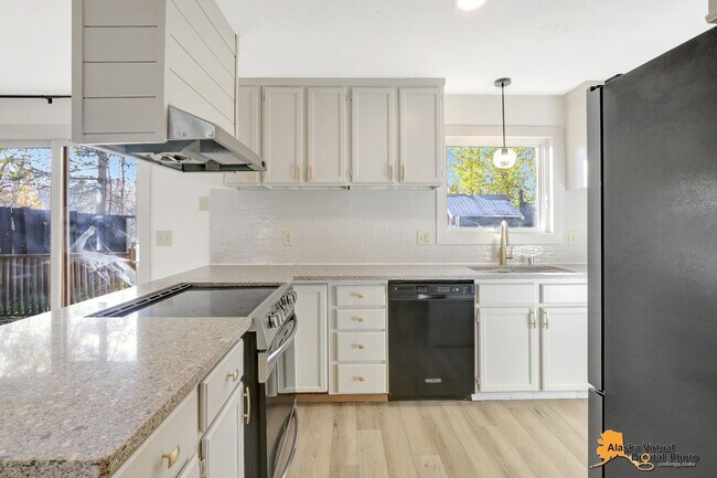 Building Photo - Eagle River Gem