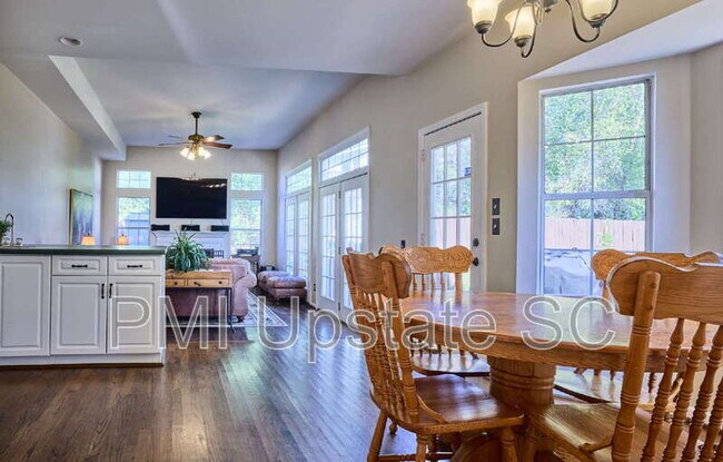 Building Photo - 430 Rosehaven Way