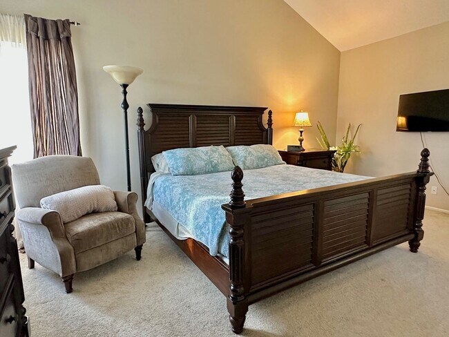 Building Photo - Picture Perfect Fully Furnished House! 3bd...