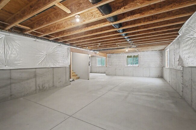 Building Photo - Outstanding Neighborhood in Saugatuck for Long Term Lease!