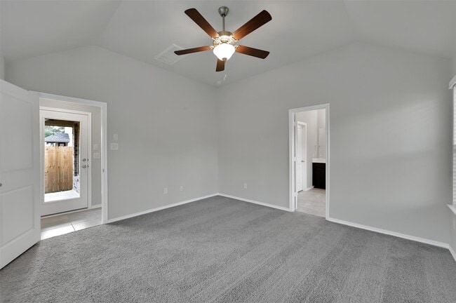 Building Photo - 307 Highland Bayou Dr