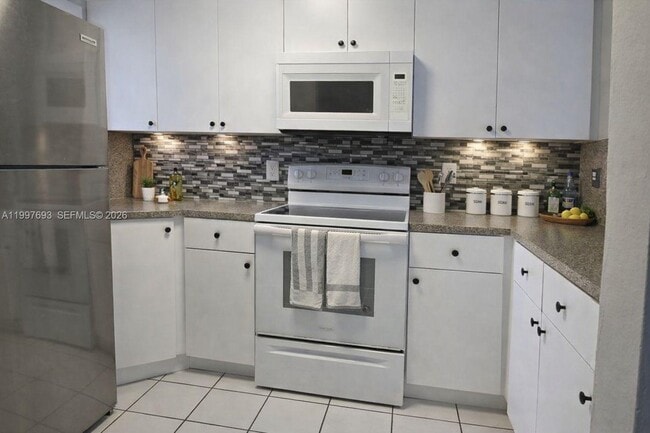 Building Photo - 2630 W 76th St