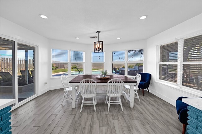 Building Photo - 8010 Ocean Dr