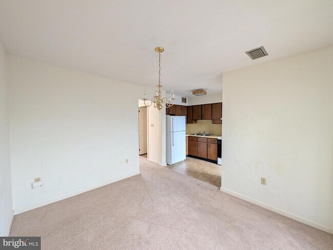 Building Photo - 105 Ridge Ave