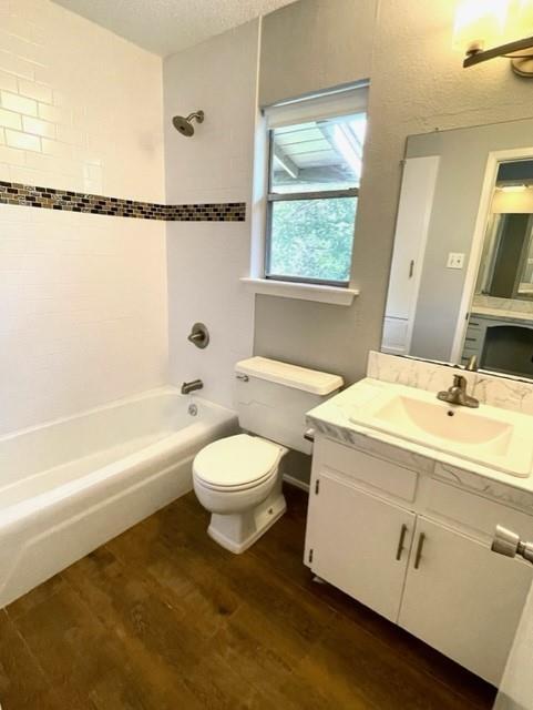 Building Photo - 6407 Shadow Valley Dr
