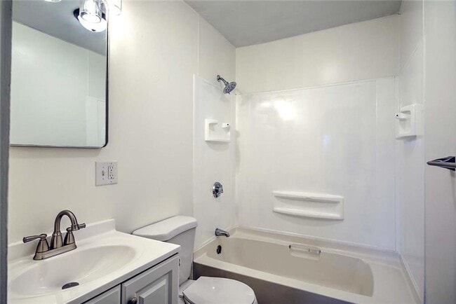 Building Photo - 68 Division St