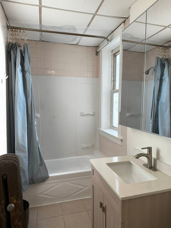 Building Photo - 5114 S Woodlawn Ave