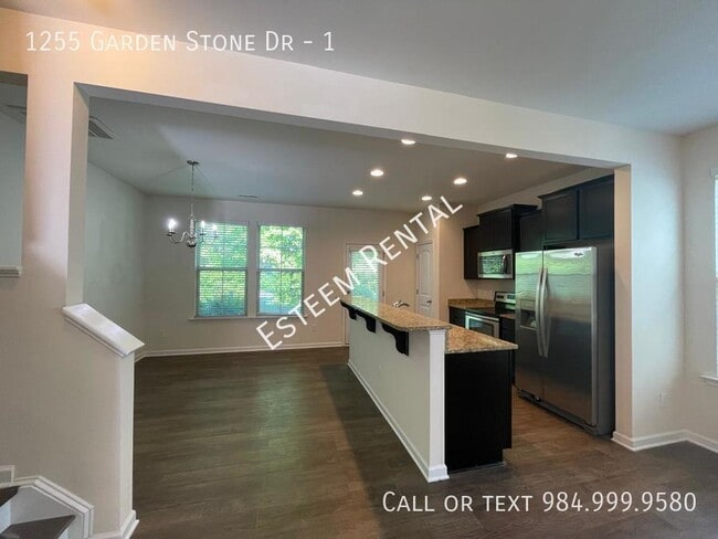 Building Photo - 1255 Garden Stone Dr