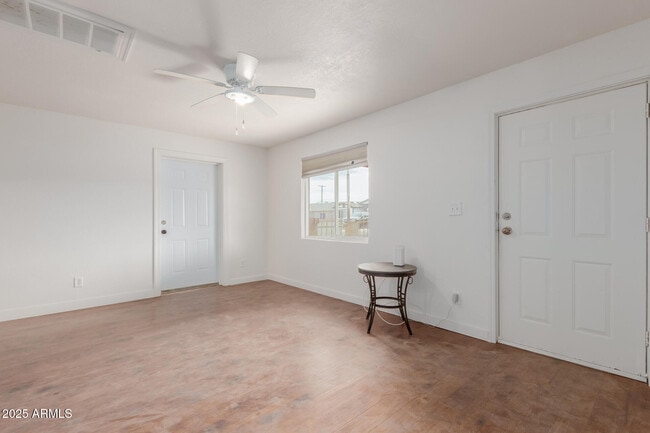 Building Photo - 3622 W Sunland Ave
