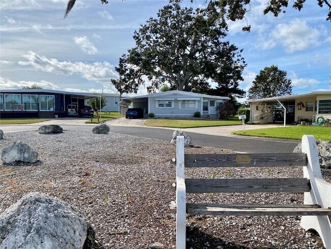 Building Photo - 274 Beach Ct