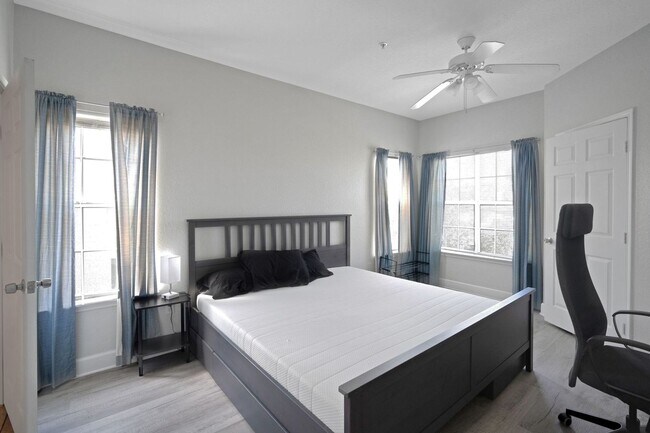 Building Photo - 2 Bedroom Condo in Tampa