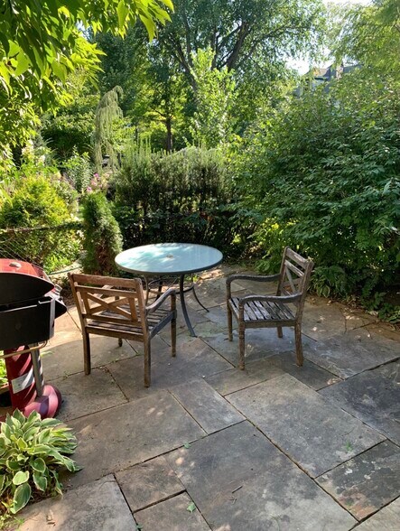 Building Photo - 3117 Harriet Ave