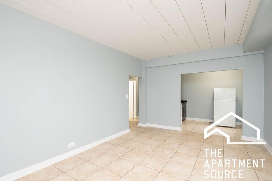 Building Photo - 1360 W Touhy Ave