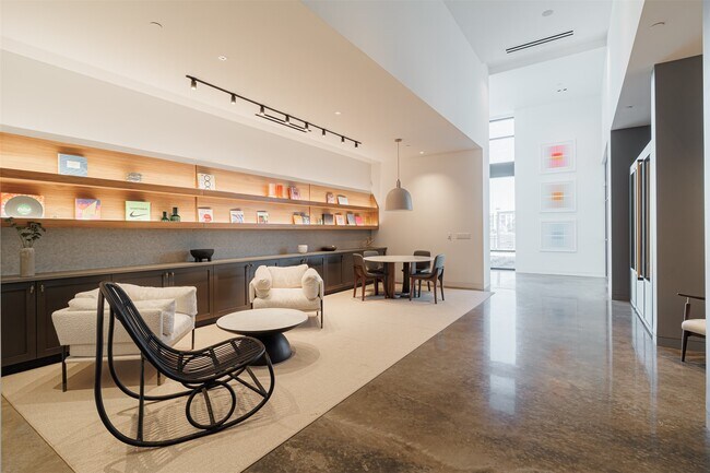 Building Photo - 10505 Deerwood Rd