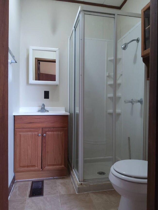 Building Photo - 2 Bedroom Single Family Home - Open Concep...
