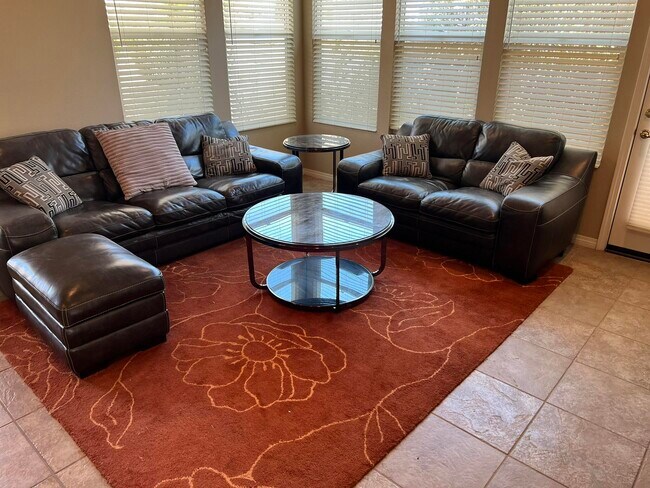 Building Photo - 59 Shoreline Dr