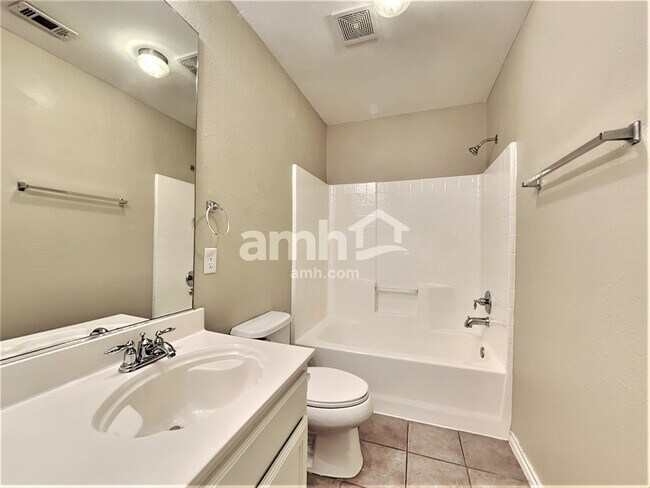 Building Photo - 2673 Silver Hill Dr