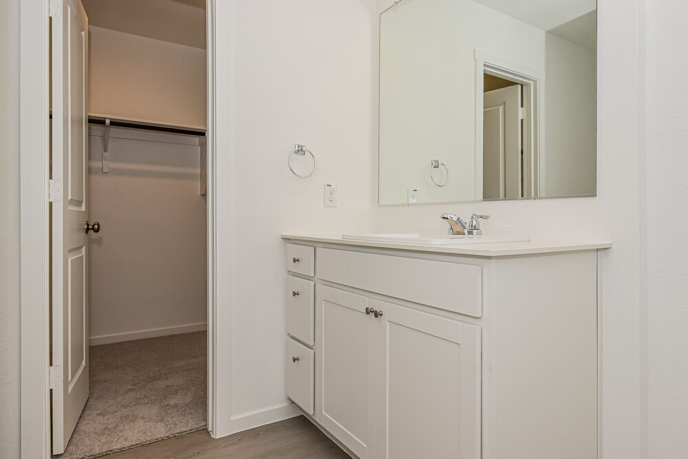 Building Photo - 1716 Crossbill St