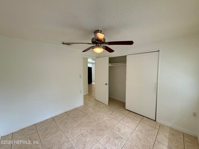 Building Photo - 5903 Droad St