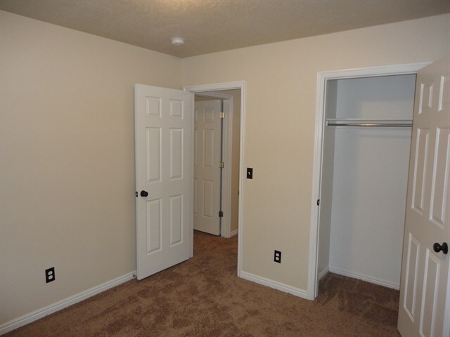 Building Photo - 115 W 1875 N