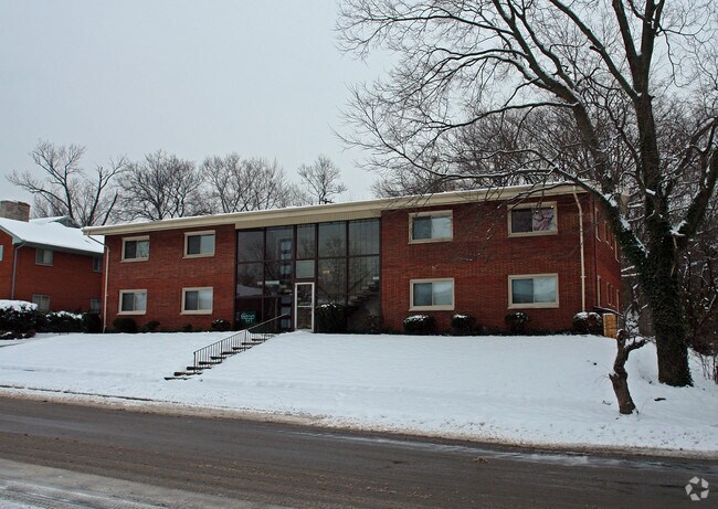 Building Photo - 3080 Southdale Dr