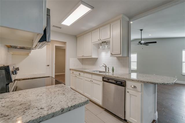 Building Photo - 2909 White Oak Ln