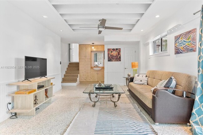 Building Photo - 1361 NE 104th St