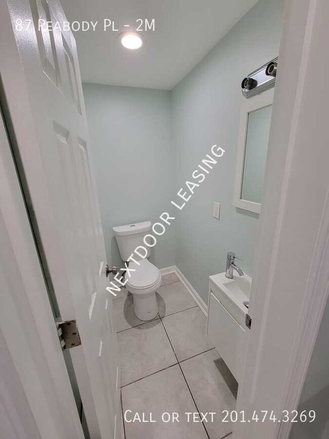 Building Photo - 87 Peabody Pl