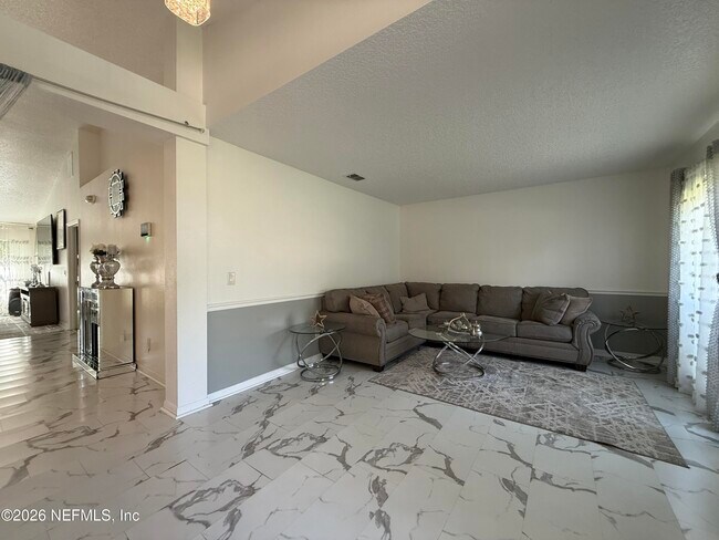 Building Photo - 13687 Devan Lee Dr E