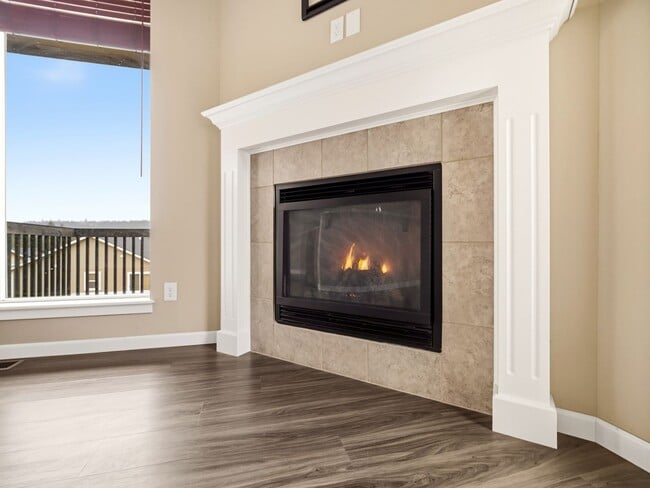 Building Photo - Spacious 5-Bedroom Home with Private Yard & Parking in Spokane